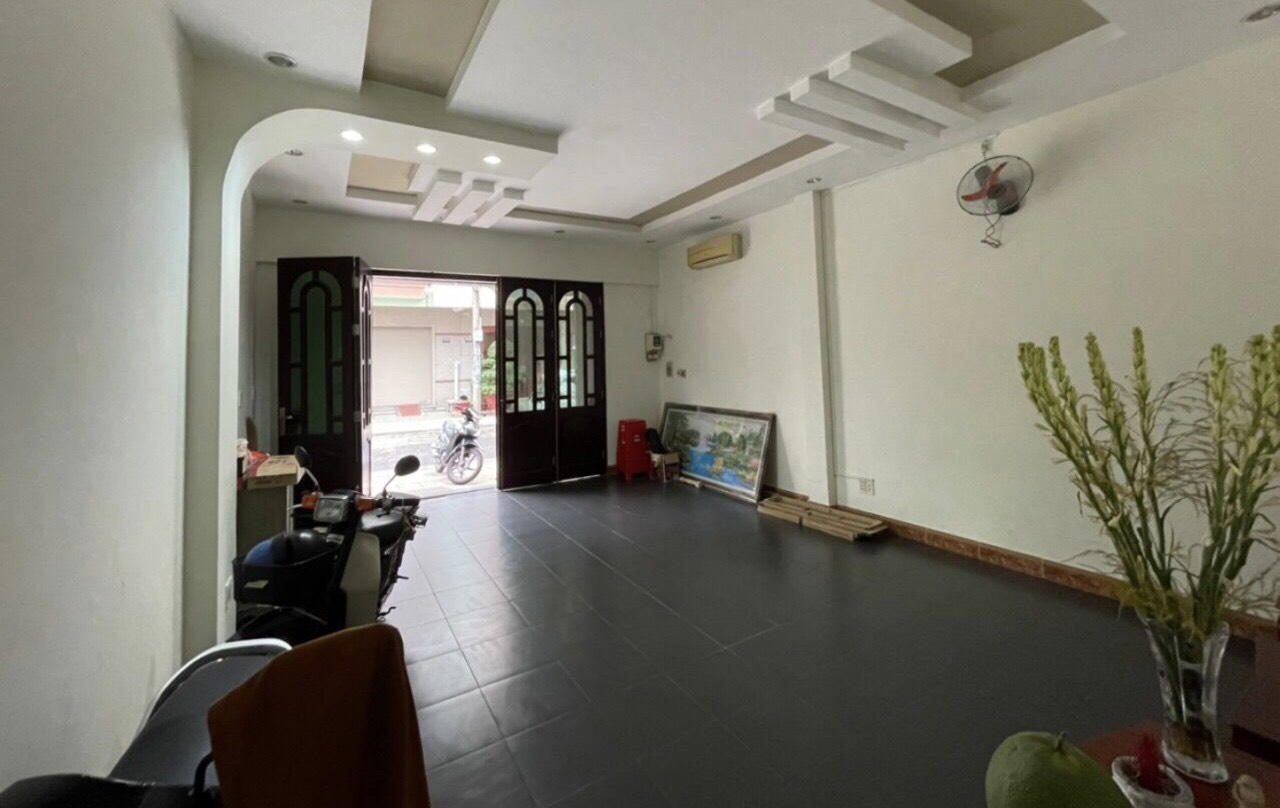 Cần Bán Nhà 1 Trệt 2 Lầu Đẹp, P. An Bình, Biên Hòa
Biên Hòa, Đông Nai