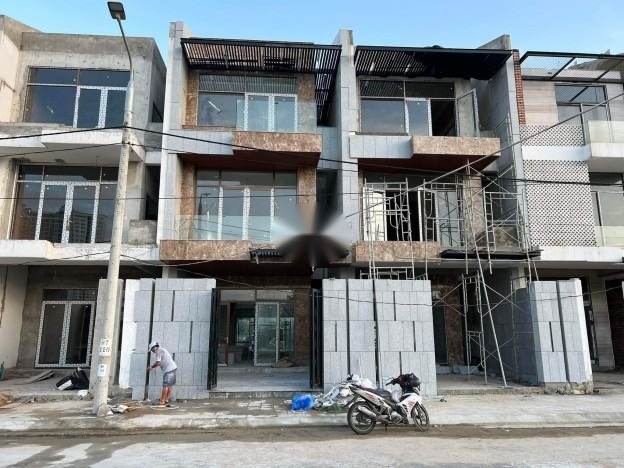 CHÍNH CHỦ CẦN BÁN CĂN BIỆT THỰ SHOPHOUSE 2 MT CỰC ĐẸP  ĐƯỜNG TRƯƠNG QUỐC DỤNG - 13,2 Triệu /m² - 144 m²