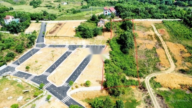 Bán lô đất mặt đường nhựa Bãi Dài, xã Tiến Xuân, huyện Thạch Thất, Hà Nội - 8 Triệu /m² - 3300 m²