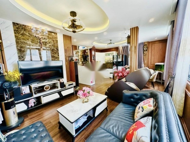 Bán căn hộ dịch vụ 7 tầng Lâm Văn Bền thang máy, dòng tiền 600 triệu 1 năm