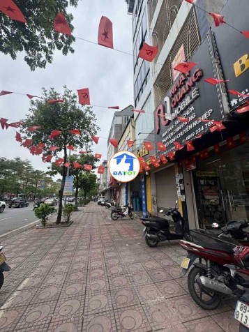 bán nhà mặt phố Ngô Gia Tự, vỉa hè đá bóng, gần BigC Long Biên, kinh doanh ngày