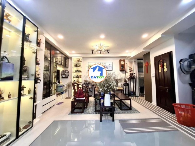BÁN NHÀ HẺM XE HƠI – LÊ VĂN SỸ – QUẬN 3
5 TẦNG – SÂN THƯỢNG – 4 PHÒNG NGỦ – NỞ