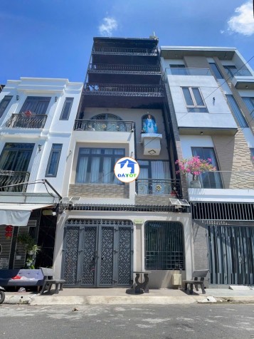 Bán nhà đẹp 4 tầng full tiện nghi – thang máy + NLMT – đường 10m Phước Long