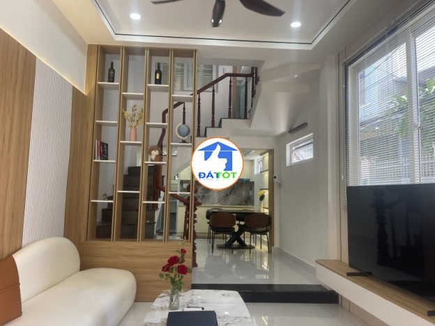 ► Lô Góc kiệt thẳng 30m ra Đống Đa, 38m2, 3 tầng, 3PN, hiện đại, ở ngay, hơn 4 - 4 Tổng diện tích - 38 m²
