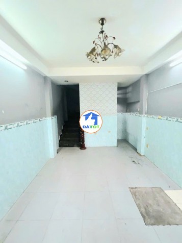 MẶT TIỀN KINH DOANH KHÁNH HỘI Q4
NGANG 6.5 X CÓ DÒNG TIỀN 40 TRIỆU CÓ 8 TỶ