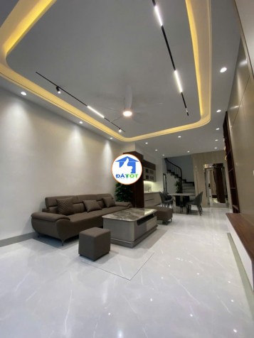 BÁN NHÀ HUỲNH TẤN PHÁT – LONG BIÊN
THANG MÁY FUJI – FULL NỘI THẤT CAO CẤP – - 13 Tổng diện tích - 48 m²