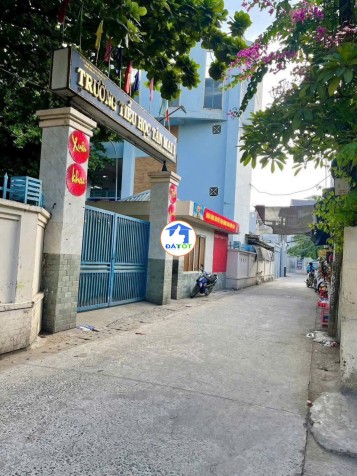 GIẢM MẠNH 200 TRIỆU CÒN 2 TỶ 750 CÒN THƯƠNG LƯỢNG .( giá cũ 2 tỷ 950 ) .

CHỦ