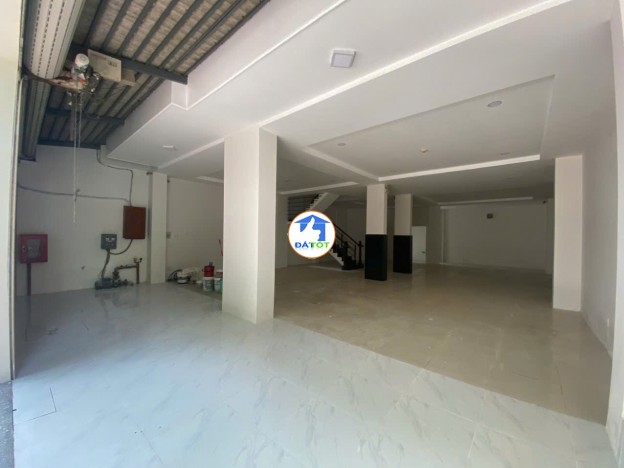 CHO THUÊ NHÀ MẶT TIỀN VỊ TRÍ ĐẸP – THÍCH HỢP VĂN PHÒNG, SHOWROOM, KHO BÃI, KINH