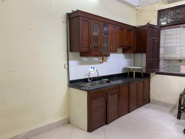 Cho thuê phòng tầng 1, diện tích 20m2 tại ngõ 5 Hoàng Quốc Việt- Nghĩa Đô- Hà