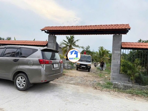 BÁN NHÀ VƯỜN RỘNG GẦN 2.000M² VỚI HƠN 900M THỔ CƯ – GIÁ CHỈ 3.9 TỶ