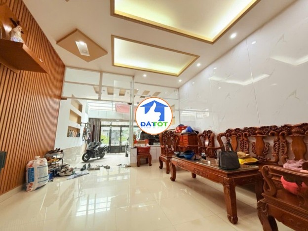 Bán nhà mặt tiền đường 494, Tăng Nhơn Phú A, Q9, Thủ Đức, TP HCM. DT 105m2 , 4