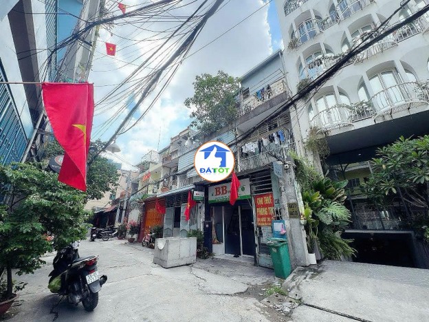 HIẾM CHỈ 25 TỶ CÓ SẴN NHÀ 3 TẦNG - DIỆN TÍCH ĐẤT 4M * 29M - MẶT TIỀN XE HƠI 10M