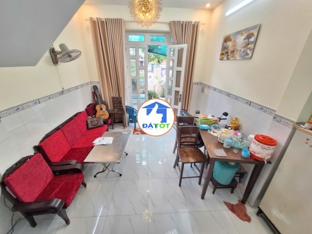 Bán nhà 3 tầng đường Số 8, Linh Trung, Thủ Đức, TP HCM. DT 106m2, sổ hồng
