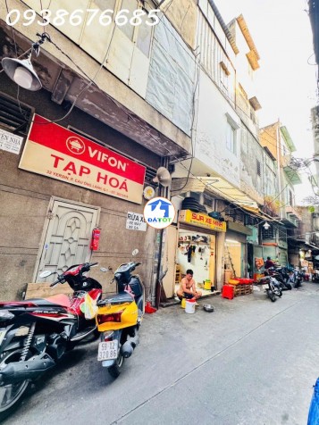 CHỦ 1 ĐỜI XƯA BÁN NHÀ 5 TẦNG MẶT TIỀN HẺM CHỢ Đ.YERSIN, QUẬN 1- DT ĐẸP