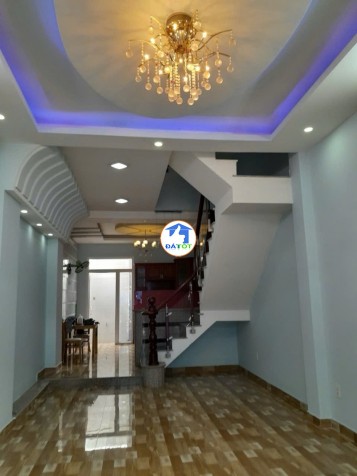 [L2449] Nhà sát Senturia Vườn Lài đường 9m thông thoáng, giá 8.x tỷ
