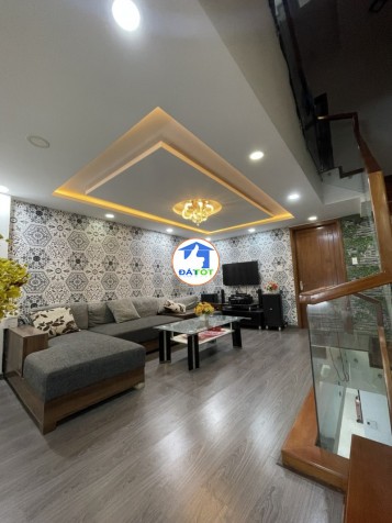 Bán Nhà 4 Tầng Mặt Tiền Bùi Viện 87.5m², Hướng Nam, Kinh Doanh Tốt, Giá 12.8 Tỷ