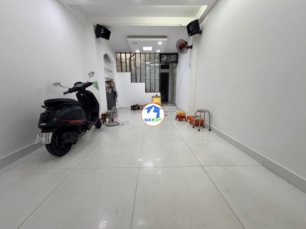 [L2479] Nhà 4 tầng hẻm xe hơi sát ĐH Văn Lang, 12.x tỷ - 12400000 Tổng diện tích - 71 m²