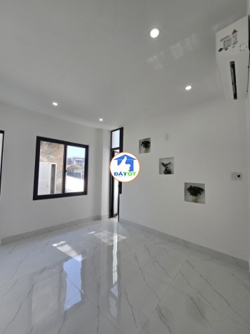 ♣ Nhà Mặt Tiền Hoàng Diệu 2 chiều, 76m2, 2 mặt thoáng, 3 tầng, MBKD, 7PN, 14.x - 14500000 Tổng diện tích - 76 m²