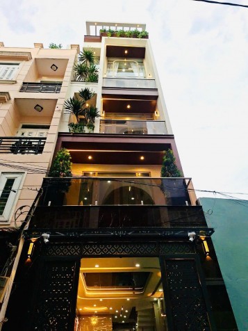 NGAY P.11, GÒ VÁP. GẦN THỐNG NHẤT, NHÀ 5 TẦNG, THANG MÁY, 6 PHÒNG, GARA Ô TÔ