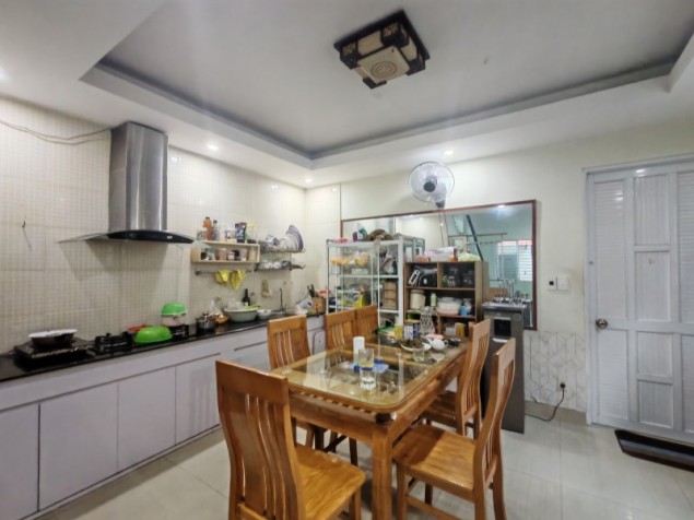 # Góc kiệt 3m thẳng thông 30m ra MT Nguyễn Tri Phương, 70m2, 5.x tỷ