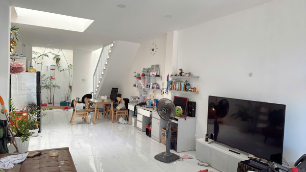 Bán nhà đổ 2 mê Tái Định Cư Đất Lành Vĩnh Thái Nha Trang, đường nhựa 13m