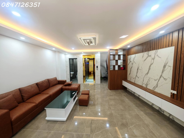 ????Siêu phẩm Cầu Giấy 40m 7T thang máy, gần ô tô, mới tinh, nhỉnh 11 tỷ