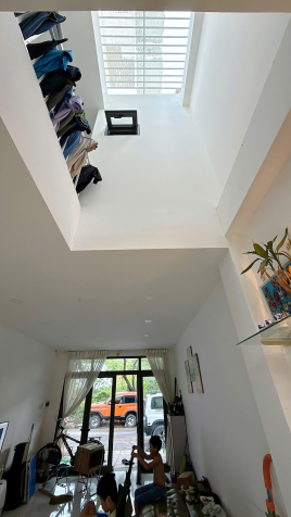 Bán nhà đẹp, đổ 2 mê, đường nhựa 13m. Cách ga Nha Trang 5km. Đối diện sun