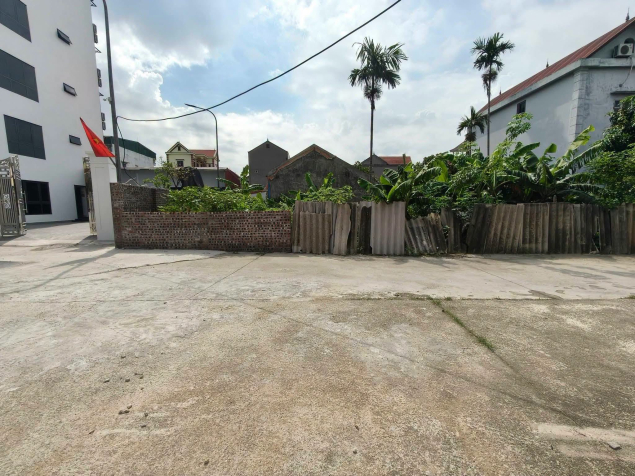 Chồng ốm, con thơ. Cần bán gấp, 80m2, mt5m, 8.x Tỷ, Nguyên Khê, Đông Anh. 3 ô