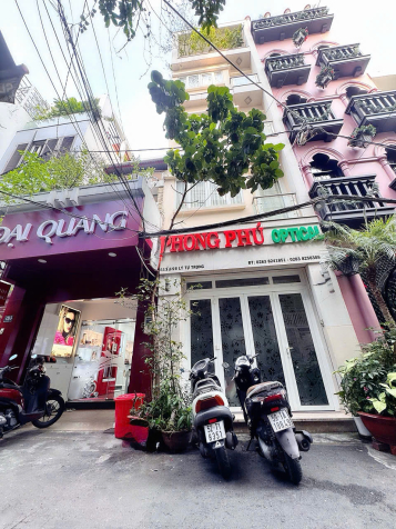 SIÊU PHẨM KHÁCH SẠN DOANH THU 200TR/TH - BÁN KHÁCH SẠN Đ.LÝ TỰ TRỌNG, BẾN