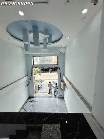 SONG HÀNH Q12 – CHDV CAO CẤP 6 TẦNG – THANG MÁY