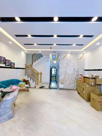 Bán nhà HXH 6m Lưu Nhân Chú - giao Phạm Văn Hai, 5,8x18m, 4 Tầng - 12PN, chỉ