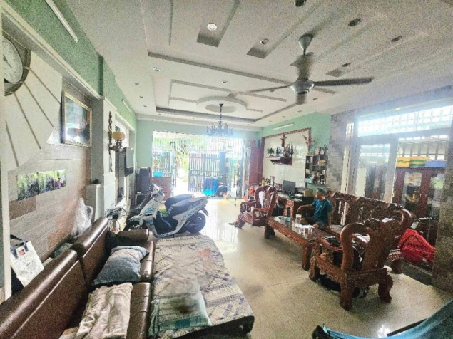 Bán nhà mặt phố đường Số 4C, Linh Xuân, Thủ Đức, TP HCM. DT 120 m2, 4 tầng, Giá