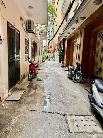 Cho thuê cả nhà 5 tầng số 17 ngõ 34 phố Hào Nam,Q Đống Đa hợp làm VP, Spa, TT