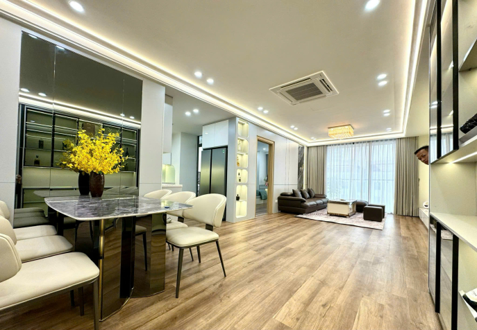 CHUNG CƯ NGOẠI GIAO ĐOÀN 130M 3PN FULL ĐẸP GIÁ ĐẦU TƯ