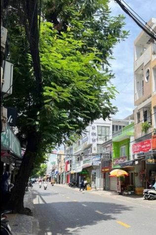 Chủ nhà là người anh xã hội gửi bán, khách có thiện chí mua sẽ trao đổi thương