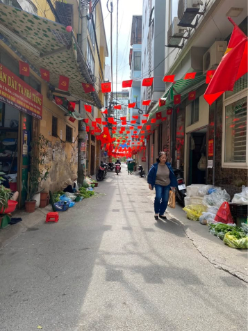 BÁN NHÀ PHỐ THÁI HÀ KINH DOANH SẦM UẤT NGÀY ĐÊM .