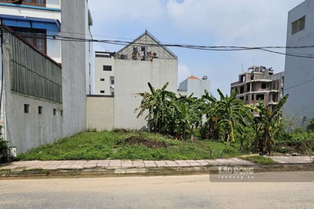 Giá đất nền vùng ven Hà Nội giảm mạnh, có lô cắt lỗ hơn 2,6 tỉ đồng vẫn khó bán